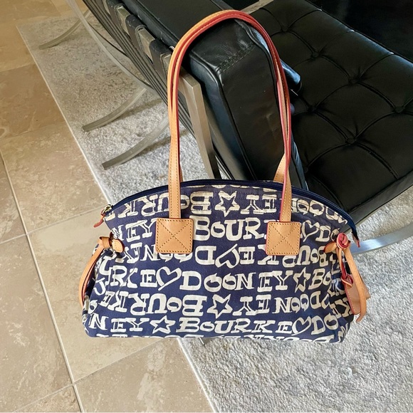 Dooney & Bourke duffle travel bag - Picture 10 of 10